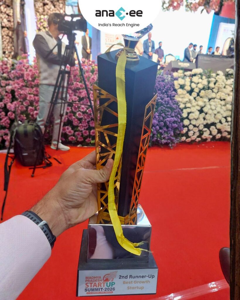 Anaxee Digital Runners receiving Best Growth Startup recognition at MP Startup Summit 2026